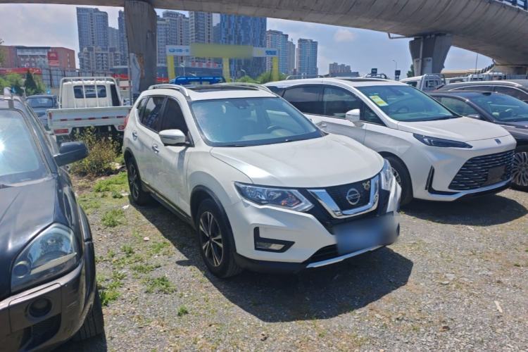 Used Nissan X-Trail 2019 2.5L CVT Smart Connect Luxury Edition 4WD Front Right 45 Deg