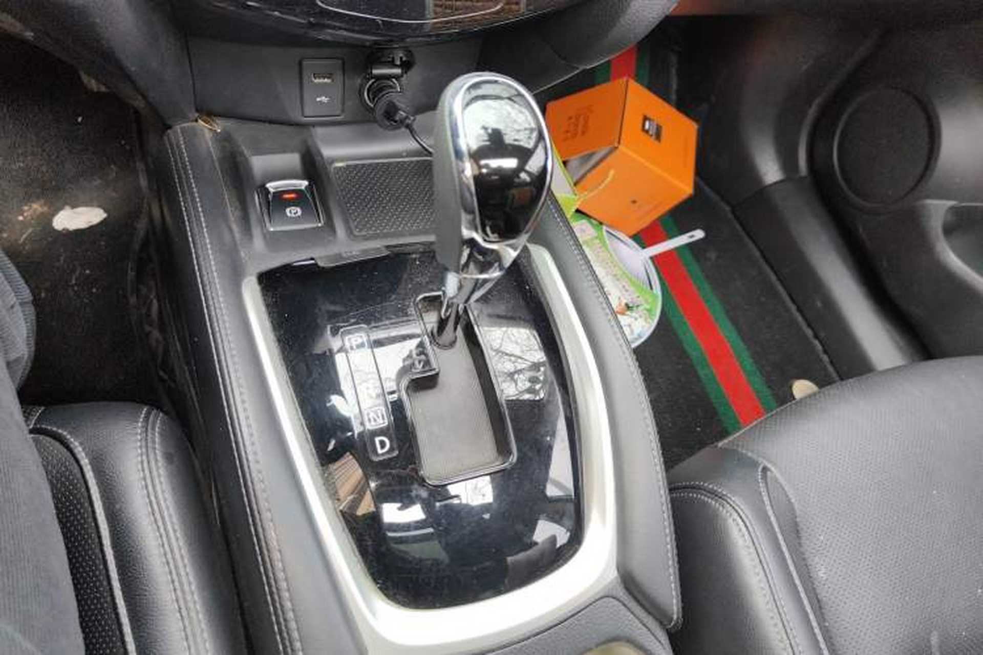 Used Nissan X-Trail 2019 2.0L CVT Smart Connect Comfort Edition 2WD Gear Lever