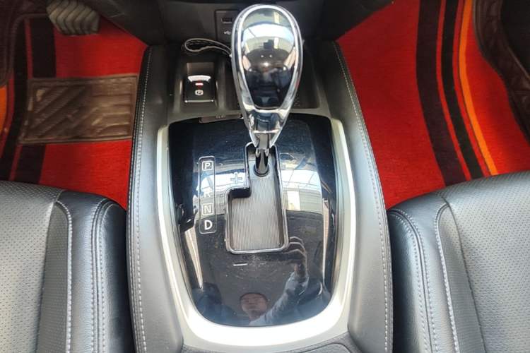 Used Nissan X-Trail 2019 2.0L CVT Smart Connect Comfort Edition 2WD Gear Lever