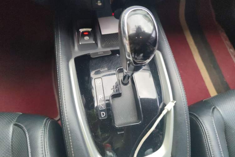 Used Nissan X-Trail 2019 2.5L CVT Smart Connect Luxury Edition 4WD Gear Lever