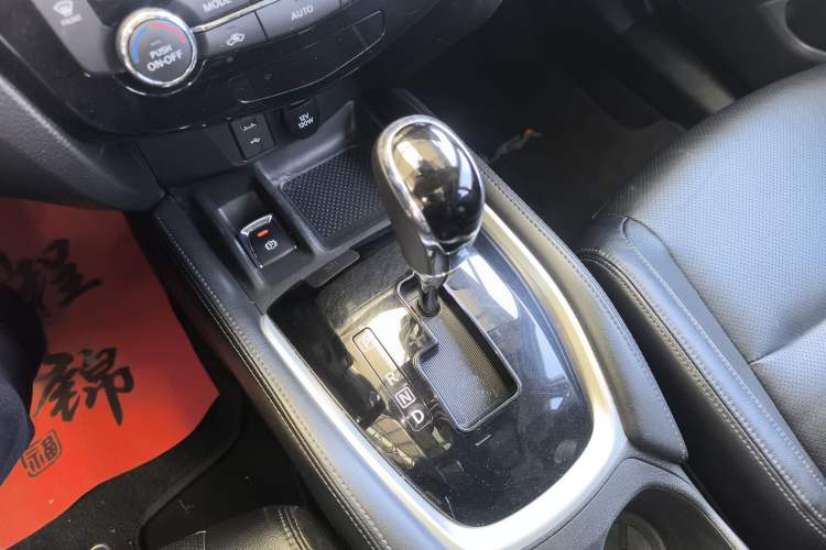 Used Nissan X-Trail 2019 2.0L CVT Smart Connect Comfort Edition 2WD Gear Lever