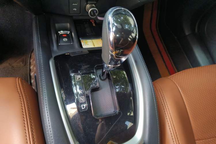 Used Nissan X-Trail 2019 2.0L CVT Smart Connect Comfort Edition 2WD Gear Lever