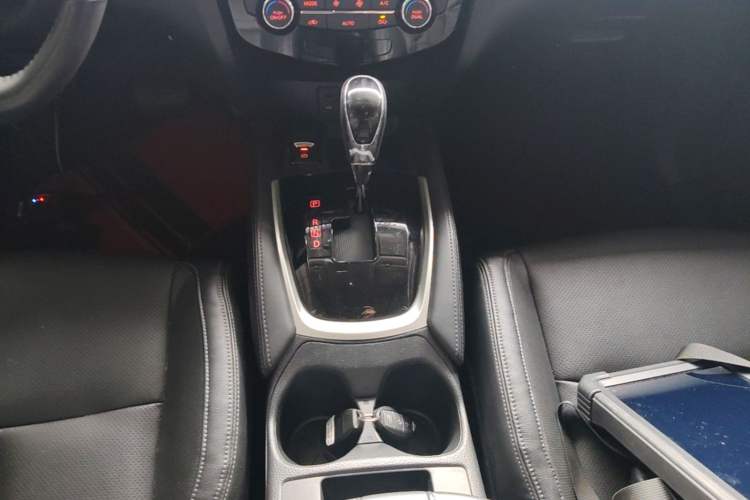 Used Nissan X-Trail 2019 2.0L CVT Smart Connect Comfort Edition 2WD Gear Lever