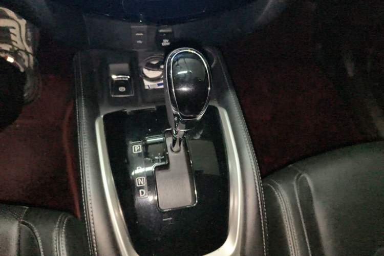 Used Nissan X-Trail 2019 2.0L CVT Smart Connect Comfort Edition 2WD Gear Lever