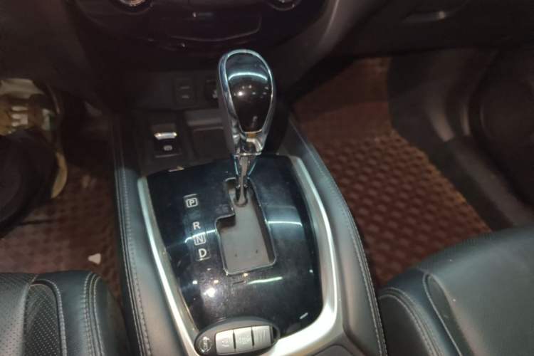Used Nissan X-Trail 2019 2.0L CVT Smart Connect Comfort Edition 2WD Gear Lever
