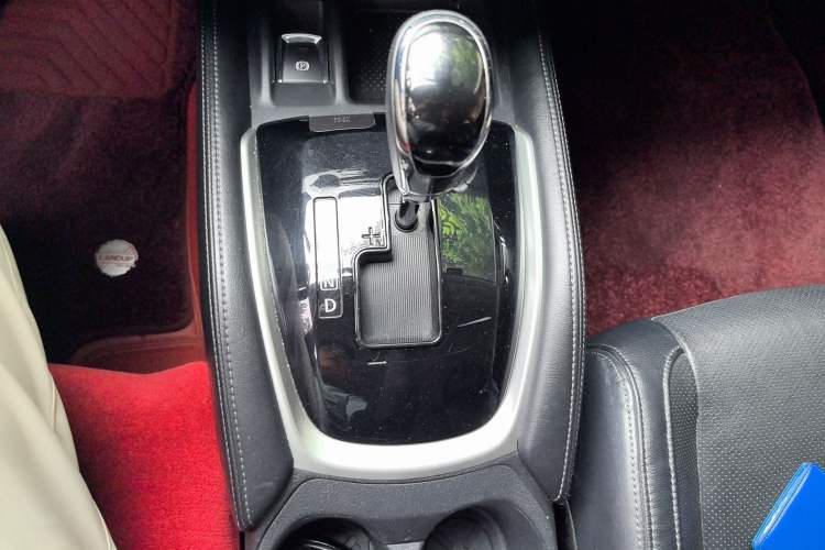 Used Nissan X-Trail 2019 2.5L CVT Smart Connect Luxury Edition 4WD Gear Lever