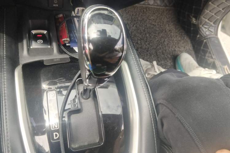 Used Nissan X-Trail 2019 2.0L CVT Comfort Edition 2WD Gear Lever