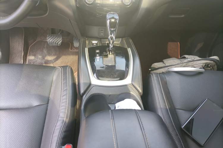 Used Nissan X-Trail 2019 2.0L CVT Smart Connect Comfort Edition 2WD Gear Lever