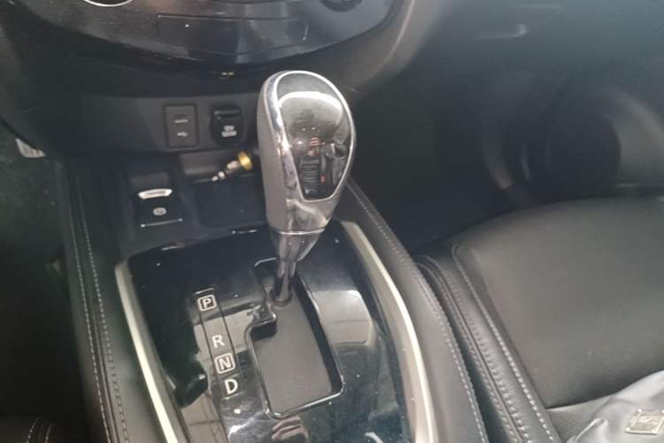 Used Nissan X-Trail 2019 2.0L CVT Smart Connect Comfort Edition 2WD Gear Lever