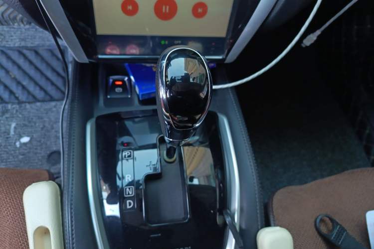 Used Nissan X-Trail 2019 2.0L CVT Comfort Edition 2WD Gear Lever
