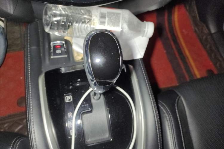 Used Nissan X-Trail 2019 2.0L CVT Smart Connect Comfort Edition 2WD Gear Lever