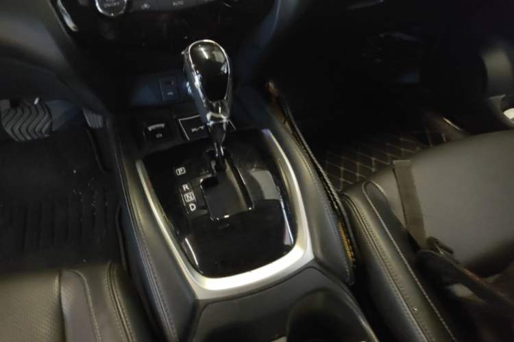 Used Nissan X-Trail 2019 2.0L CVT Smart Connect Comfort Edition 2WD Gear Lever