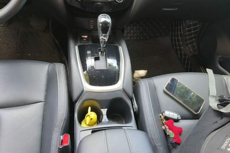 Used Nissan X-Trail 2019 2.0L CVT Comfort Edition 2WD Gear Lever