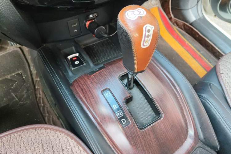 Used Nissan X-Trail 2019 2.0L CVT Smart Connect Comfort Edition 2WD Gear Lever