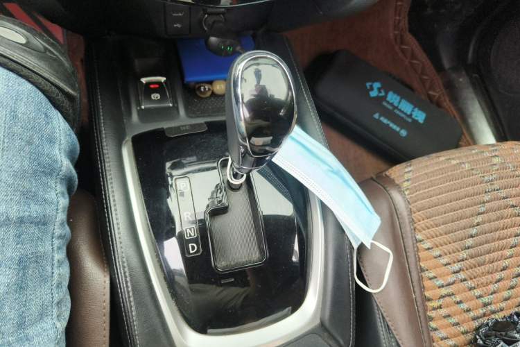 Used Nissan X-Trail 2019 2.0L CVT Smart Connect Comfort Edition 2WD Gear Lever
