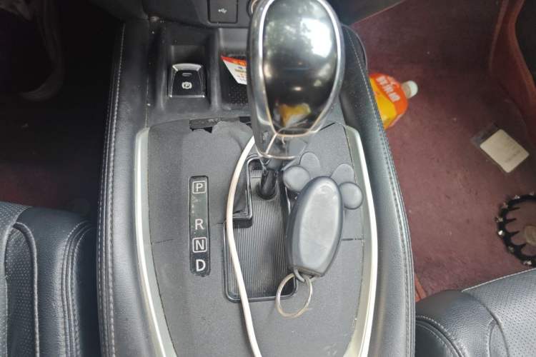 Used Nissan X-Trail 2019 2.0L CVT Smart Connect Comfort Edition 2WD Gear Lever