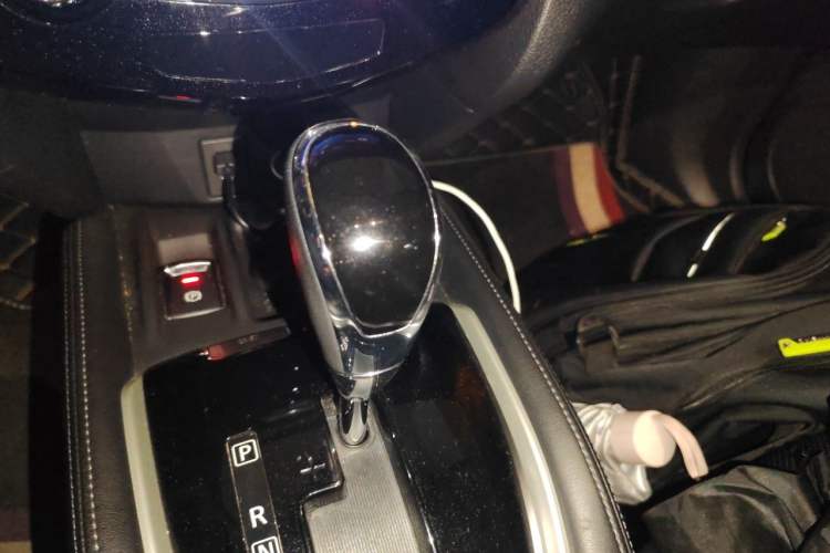 Used Nissan X-Trail 2019 2.0L CVT Comfort Edition 2WD Gear Lever