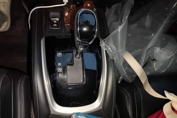 Used Nissan X-Trail 2019 2.0L CVT Smart Connect Comfort Edition 2WD Gear Lever