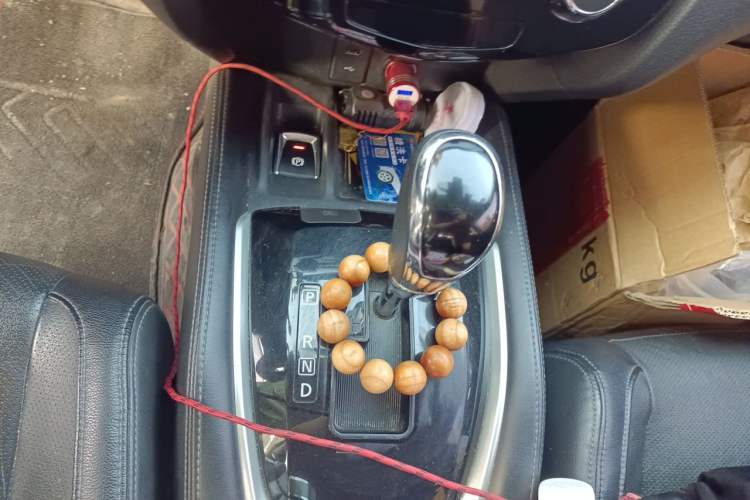 Used Nissan X-Trail 2019 2.0L CVT Smart Connect Comfort Edition 2WD Gear Lever