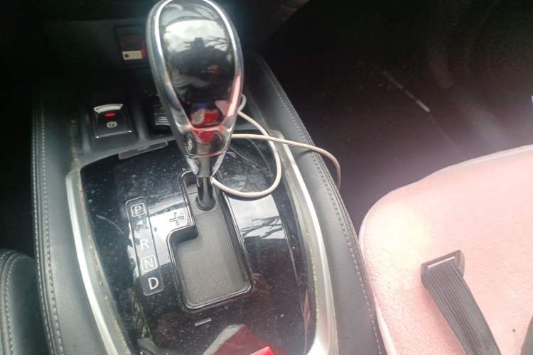 Used Nissan X-Trail 2019 2.0L CVT Smart Connect Comfort Edition 2WD Gear Lever