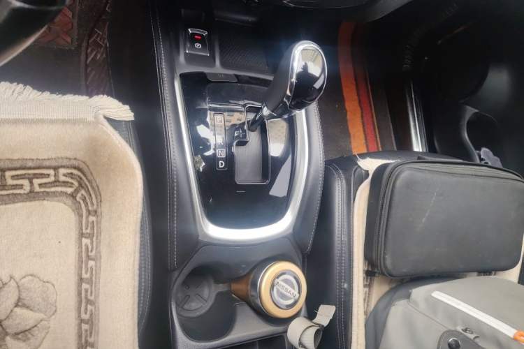 Used Nissan X-Trail 2019 2.0L CVT Smart Connect Comfort Edition 2WD Gear Lever