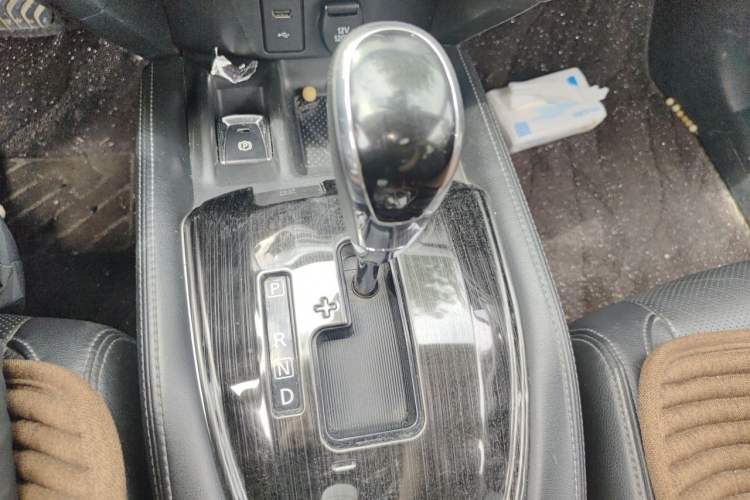 Used Nissan X-Trail 2019 2.0L CVT Smart Connect Comfort Edition 2WD Gear Lever