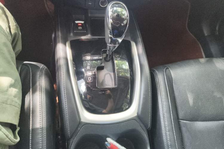 Used Nissan X-Trail 2019 2.0L CVT Smart Connect Comfort Edition 2WD Gear Lever