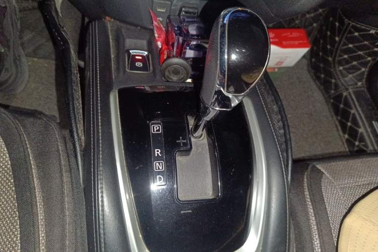 Used Nissan X-Trail 2019 2.0L CVT Smart Connect Comfort Edition 2WD Gear Lever