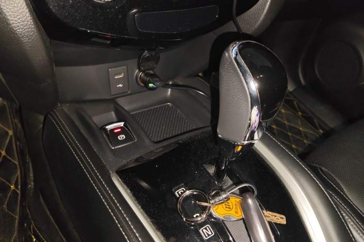 Used Nissan X-Trail 2019 2.0L CVT Smart Connect Comfort Edition 2WD Gear Lever