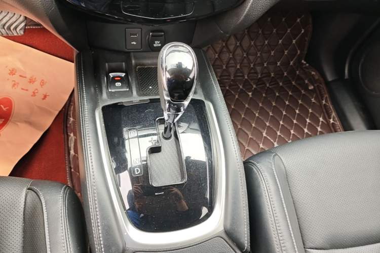 Used Nissan X-Trail 2019 2.0L CVT Smart Connect Comfort Edition 2WD Gear Lever
