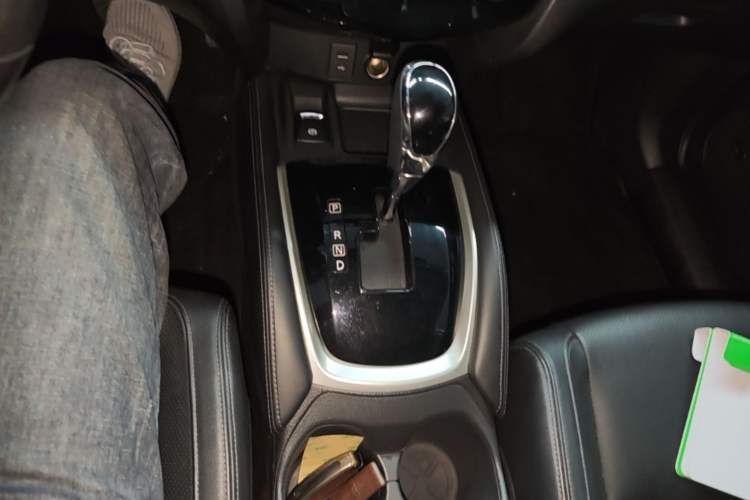 Used Nissan X-Trail 2019 2.5L CVT Smart Connect Luxury Edition 4WD Gear Lever