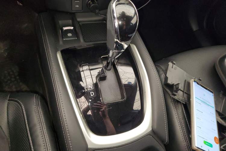 Used Nissan X-Trail 2019 2.0L CVT Smart Connect Comfort Edition 2WD Gear Lever