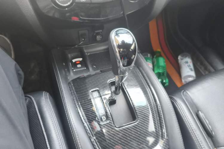 Used Nissan X-Trail 2019 2.0L CVT Smart Connect Comfort Edition 2WD Gear Lever