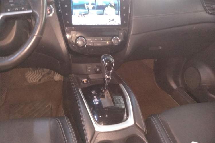 Used Nissan X-Trail 2019 2.0L CVT Smart Connect Comfort Edition 2WD Gear Lever