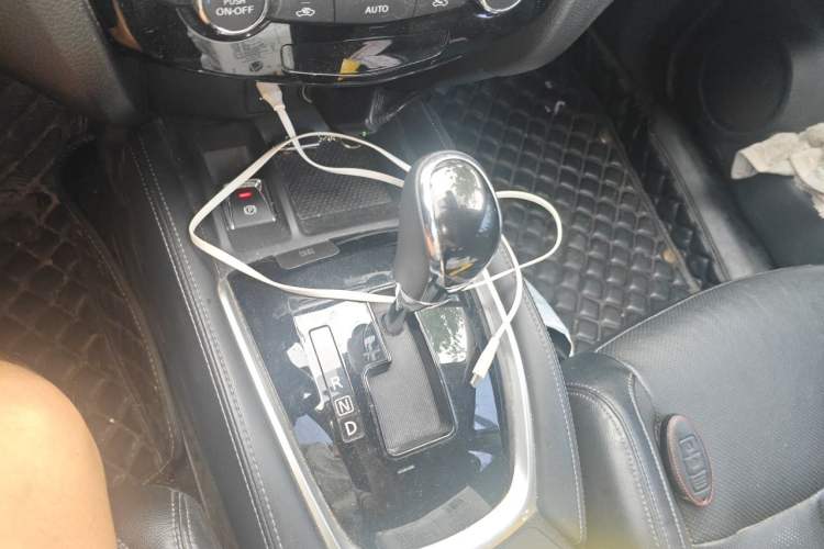 Used Nissan X-Trail 2019 2.0L CVT Smart Connect Comfort Edition 2WD Gear Lever