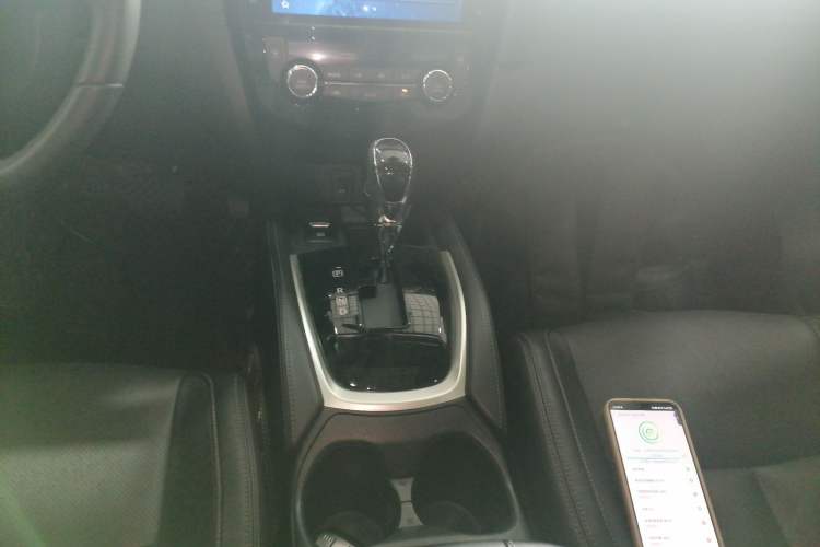 Used Nissan X-Trail 2019 2.0L CVT Smart Connect Comfort Edition 2WD Gear Lever