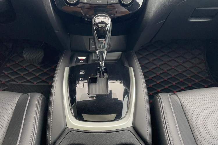Used Nissan X-Trail 2019 2.0L CVT Smart Connect Comfort Edition 2WD Gear Lever