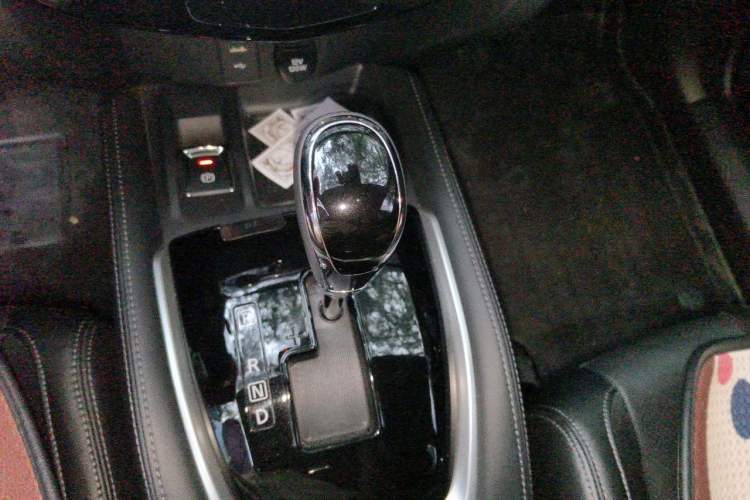 Used Nissan X-Trail 2019 2.5L CVT Smart Connect Luxury Edition 4WD Gear Lever