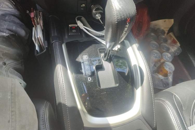 Used Nissan X-Trail 2019 2.0L CVT Smart Connect Comfort Edition 2WD Gear Lever