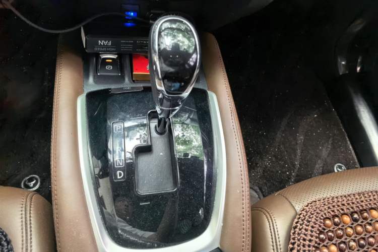 Used Nissan X-Trail 2019 2.0L CVT Smart Connect Comfort Edition 2WD Gear Lever