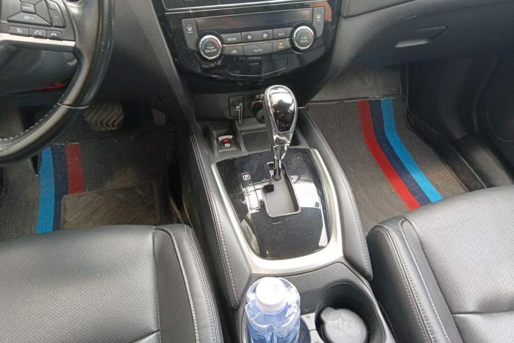 Used Nissan X-Trail 2019 2.0L CVT Smart Connect Comfort Edition 2WD Gear Lever
