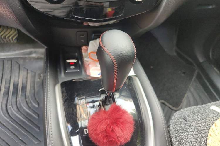 Used Nissan X-Trail 2019 2.0L CVT Smart Connect Comfort Edition 2WD Gear Lever