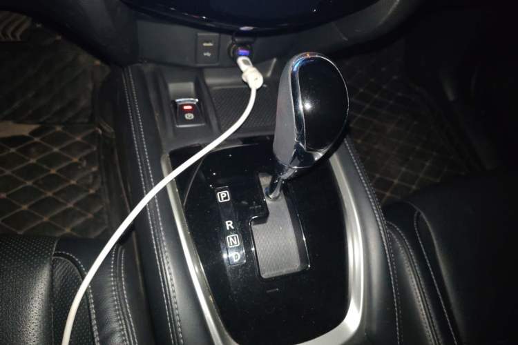 Used Nissan X-Trail 2019 2.0L CVT Smart Connect Comfort Edition 2WD Gear Lever