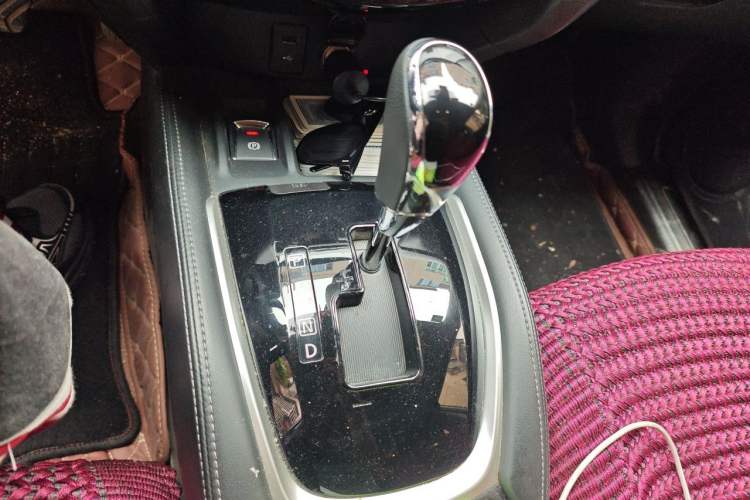 Used Nissan X-Trail 2019 2.0L CVT Smart Connect Comfort Edition 2WD Gear Lever