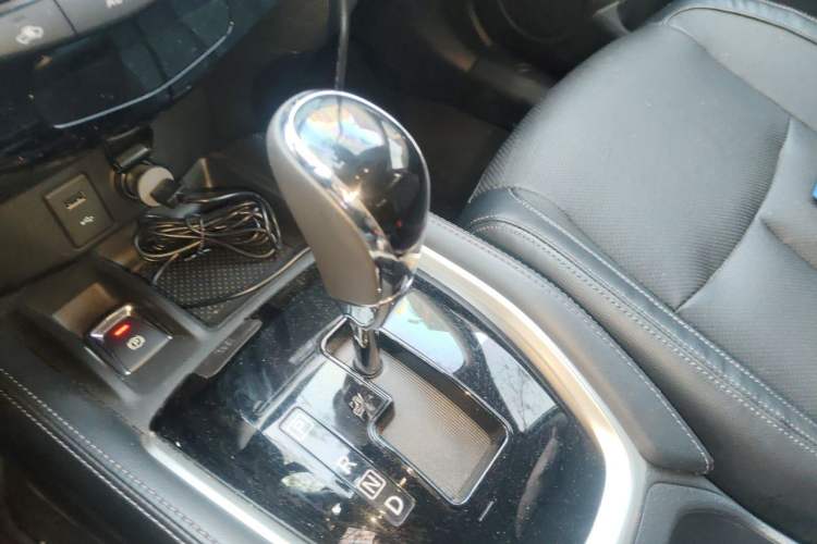 Used Nissan X-Trail 2019 2.0L CVT Smart Connect Comfort Edition 2WD Gear Lever