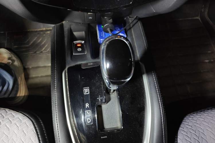 Used Nissan X-Trail 2019 2.5L CVT Smart Connect Luxury Edition 4WD Gear Lever