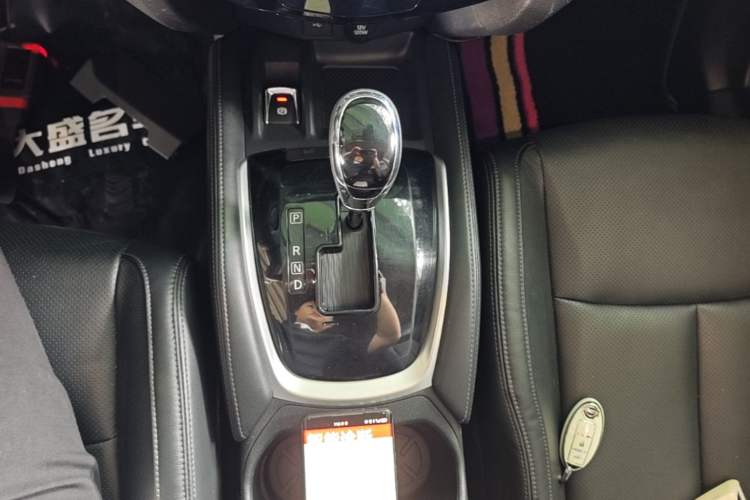 Used Nissan X-Trail 2019 2.0L CVT SmartConnect 7-Seater Comfort Edition 2WD Gear Lever