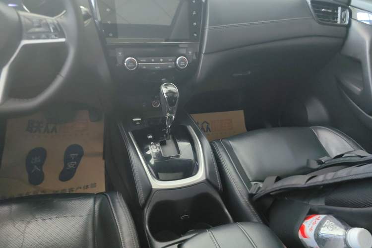 Used Nissan X-Trail 2019 2.0L CVT Smart Connect Comfort Edition 2WD Gear Lever