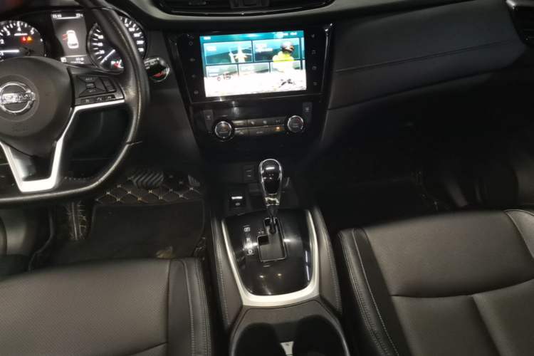 Used Nissan X-Trail 2019 2.0L CVT Smart Connect Comfort Edition 2WD Gear Lever