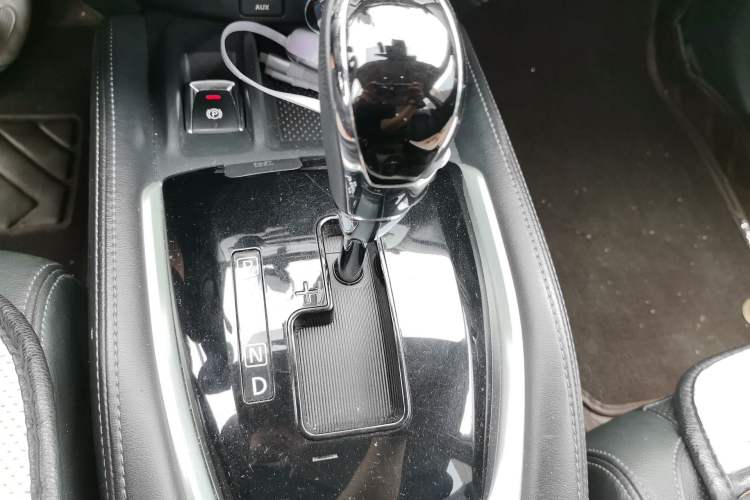 Used Nissan X-Trail 2019 2.0L CVT Comfort Edition 2WD Gear Lever